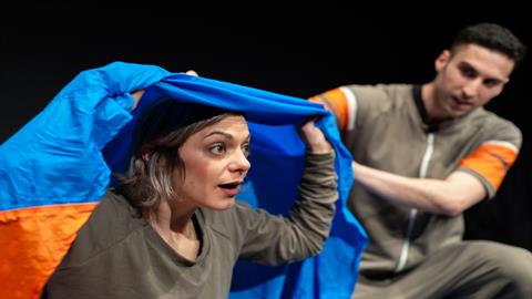 Η θεατρική παράσταση «… και βγαίνω» για θεατές από 10 μηνών κάνει πρεμιέρα 17/4/ 2022   